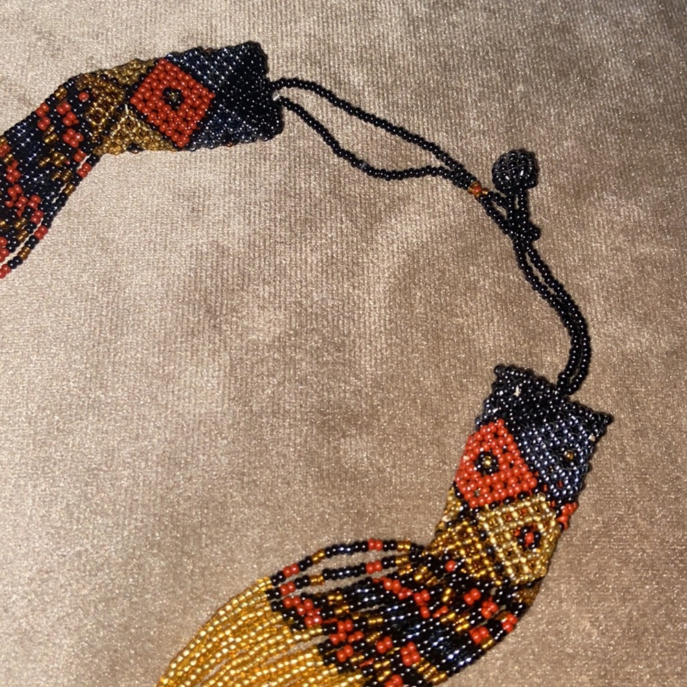 Beaded necklace - Picture 2 of 2